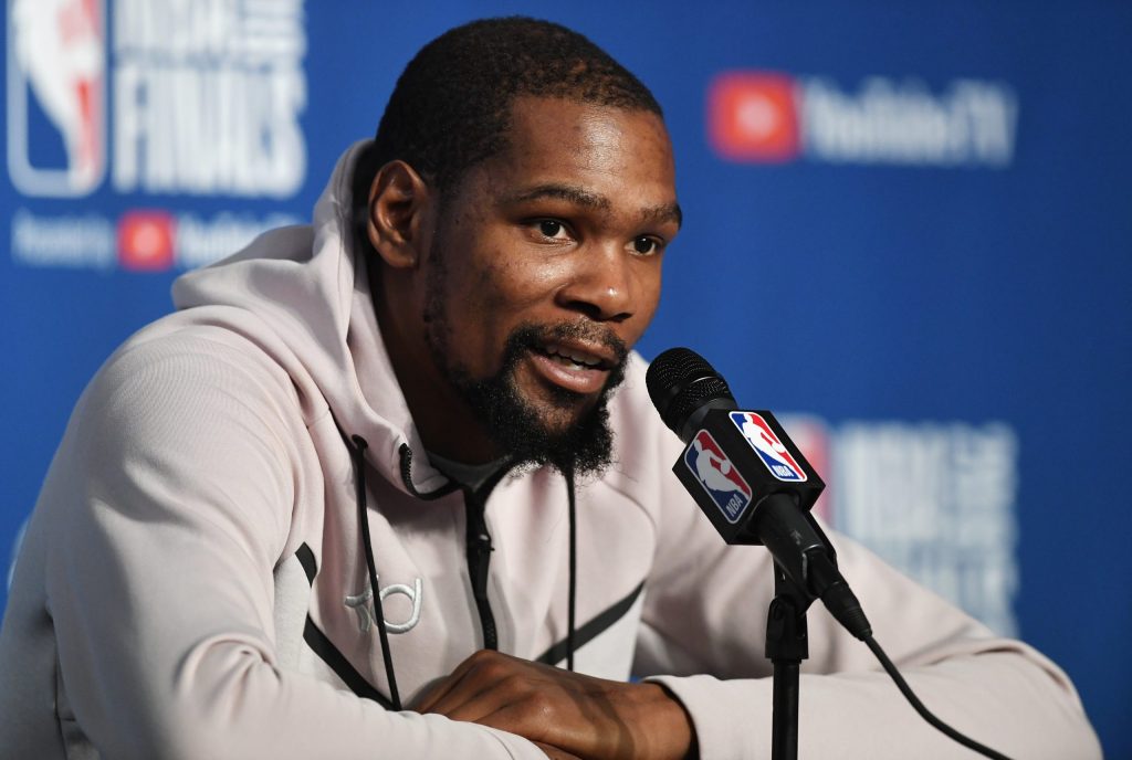 Kevin Durant Surprises Bay Area Students By Paying For Their First Year Of College