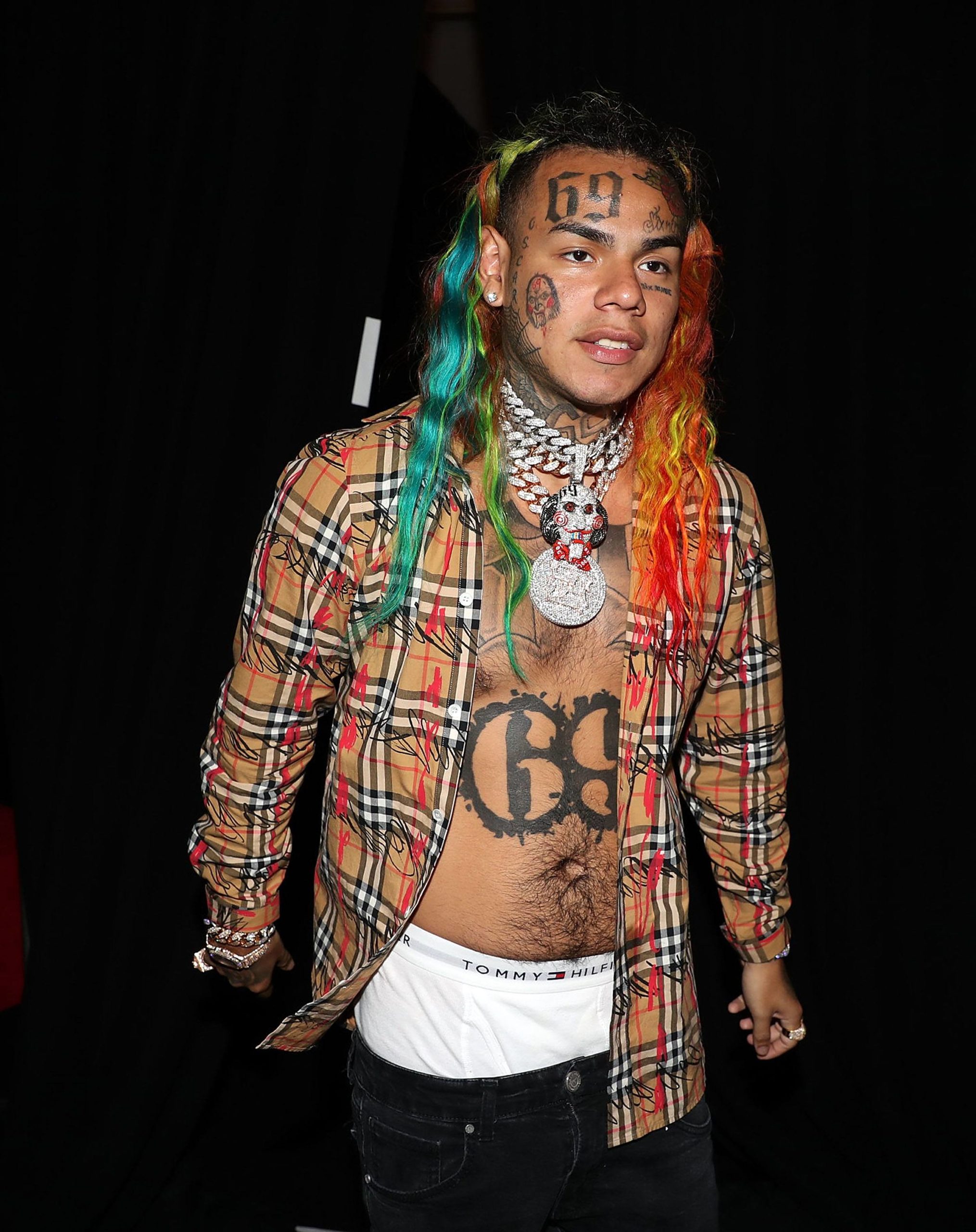 #TSRUpdatez: Tekashi 6ix9ine Has Been Sentenced To 4 Years Of Probation For...