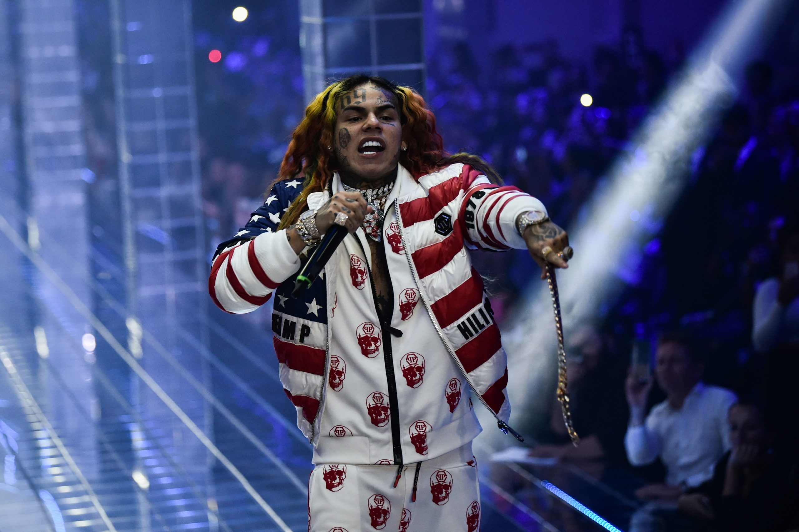 New Video Appears To Show Tekashi 6ix9ine Ordering An Alleged Hit On Chief  Keef's Cousin