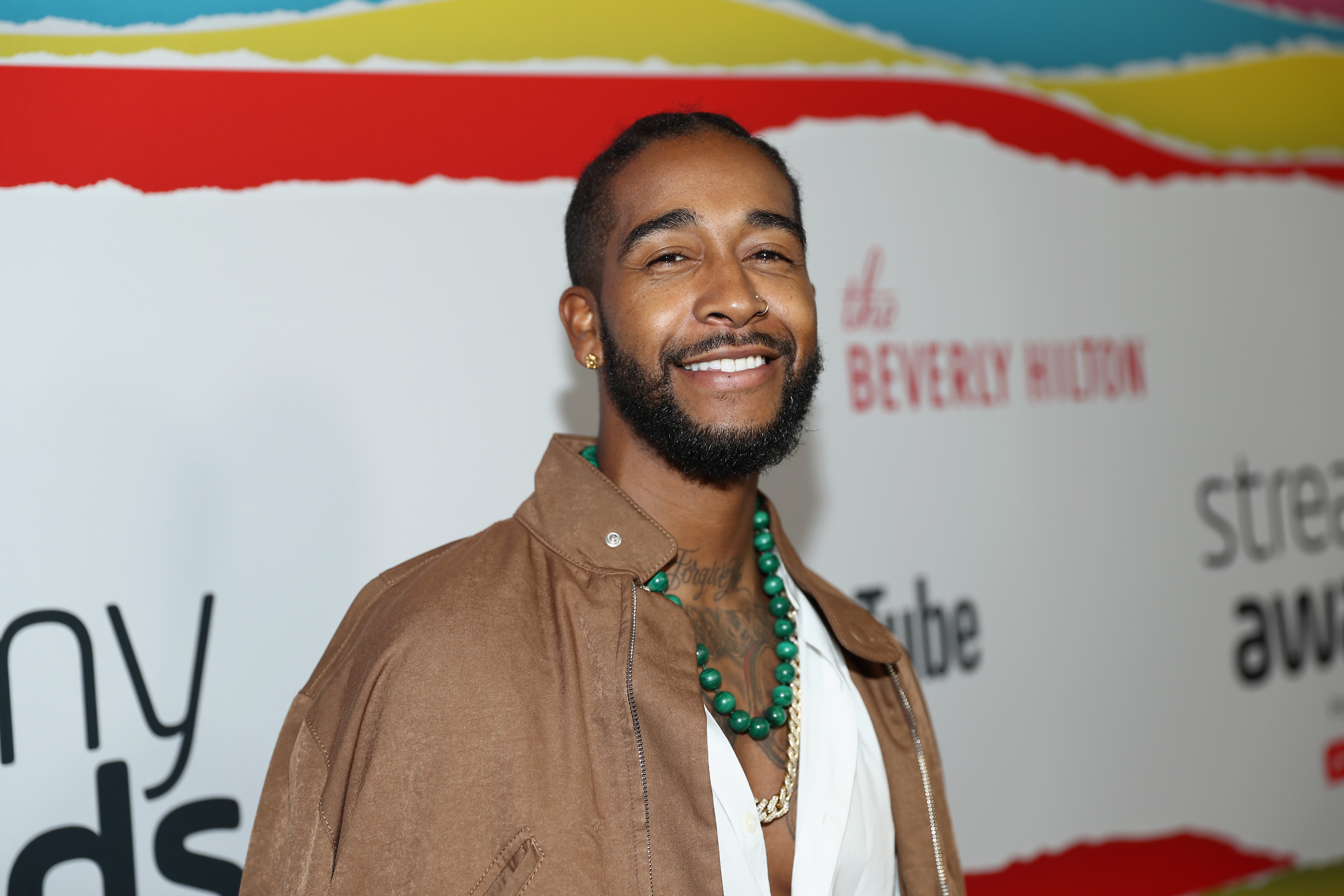 Exclusive: Omarion Donates Care Packages To Overlooked Essential Workers.