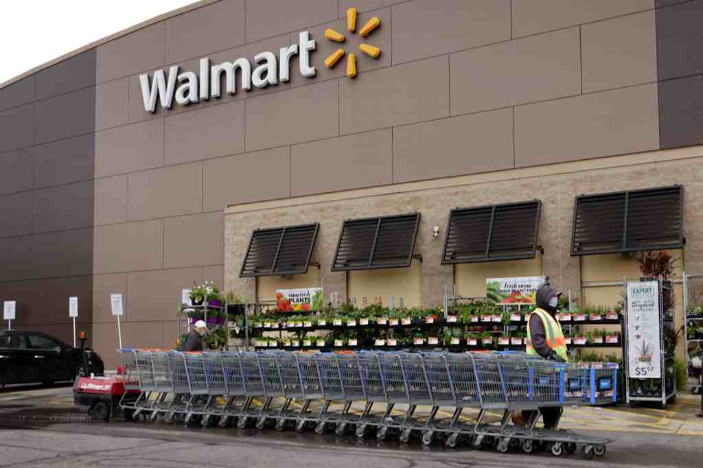 Walmart to close all its stores on Thanksgiving for the first time in 30 years. The company will also issue another round of bonuses.
