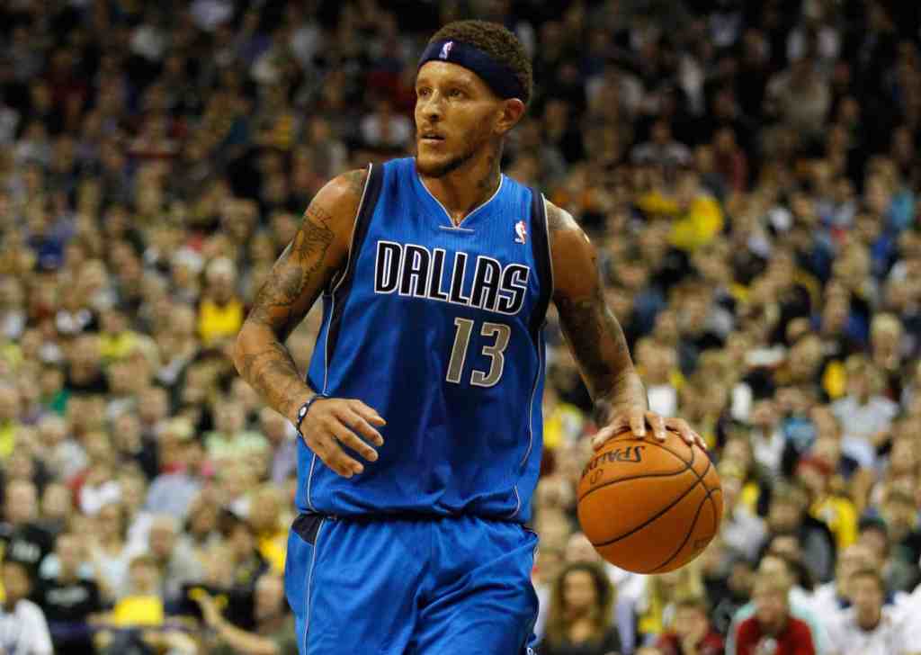 New photo of Delonte West holding up a sign while on the street in Texas has gone viral as people express their concerns.