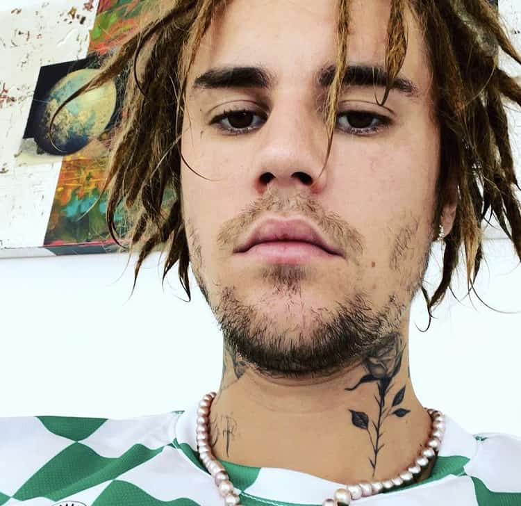 Justin Bieber is sporting dreadlocks now. The popular Canadian singer which up his look about a week ago when he debuted it on Instagram.