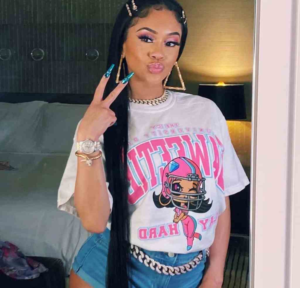 Saweetie Speaks Out After Footage Of Her Seemingly Performing For Tips ...