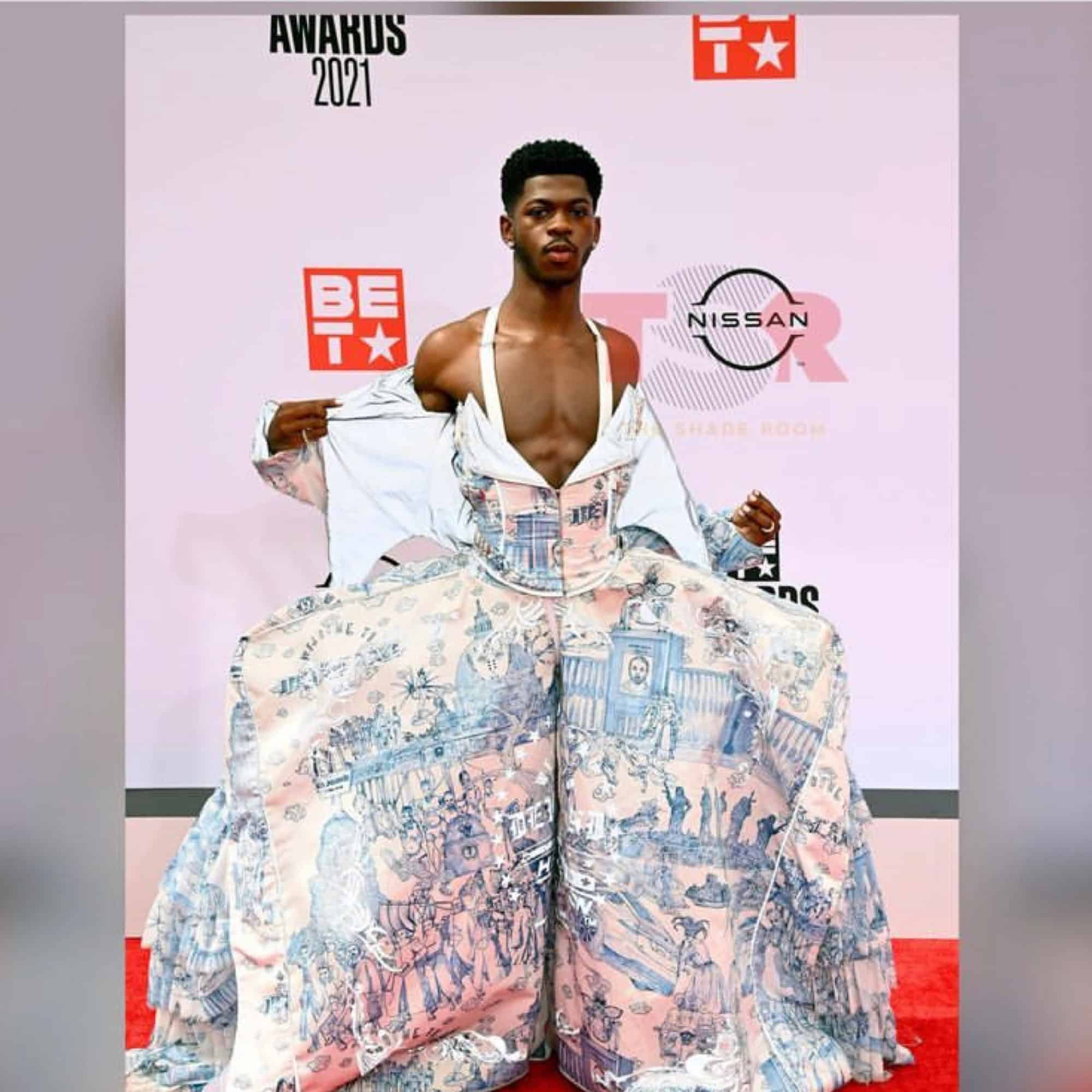 Lil Nas X tends after kissing his dancer during BET awards - Journal Beat