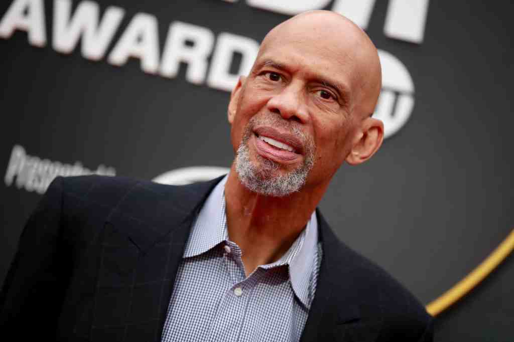 Kareem Abdul-Jabbar shares that he thinks NBA players that are not fully vaccinated by the start of the season should face discipline.