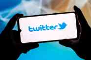 People On Social Media Gift Woman With Money After She Tweets She s