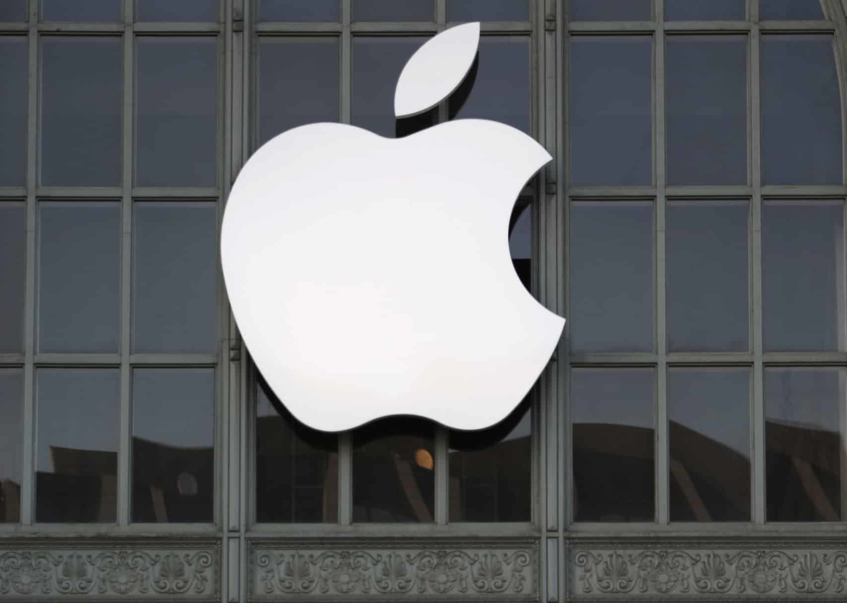 Apple Becomes The First Company In The World To Be Valued At $3 Trillion! - NewsTime