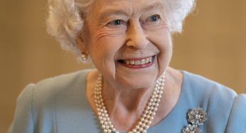 Queen Elizabeth Has Reportedly Returned To Work 9 Days After Positive COVID Test Result