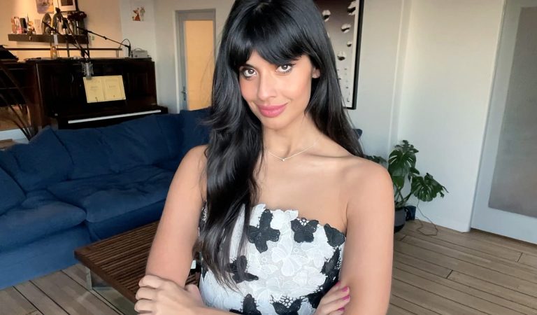 Actress Jameela Jamil Blasts Kardashian Women Following Their Advice On Work Ethic