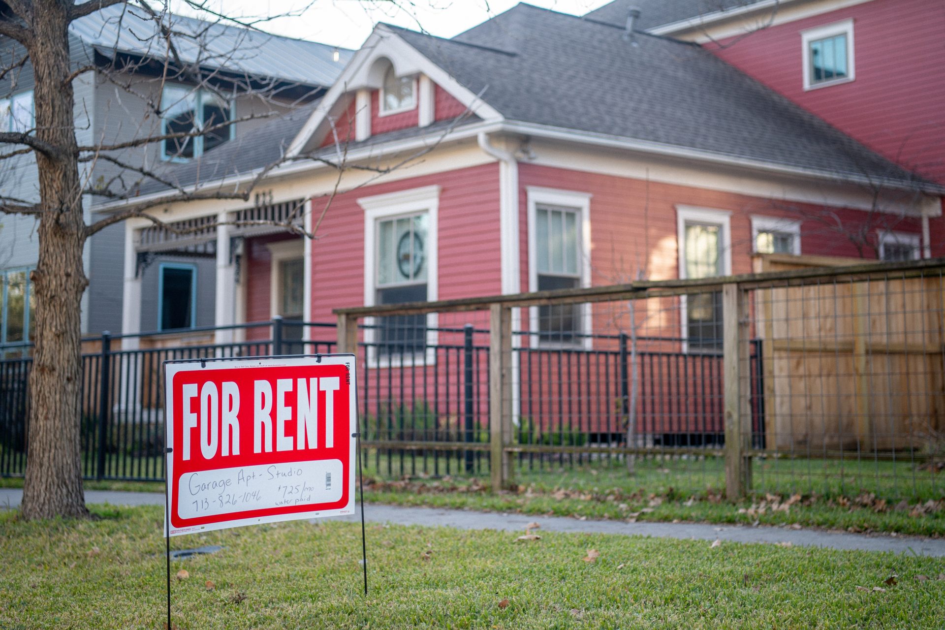 U.S. Median Rent To Reach Record High Of $2,000 By Summer