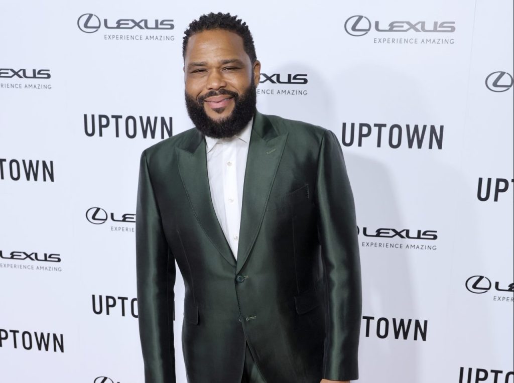 Anthony Anderson has officially graduated from Howard University after working to complete the remainder of his degree over the past 4 years.