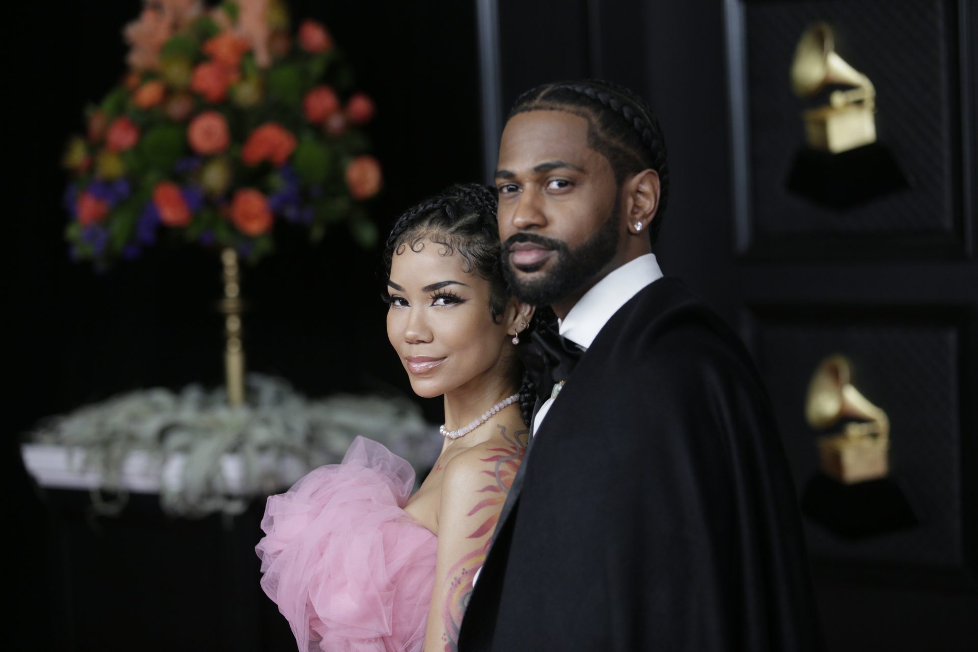 (Photos) Jhené Aiko And Big Sean Are Expecting Their First Child Together