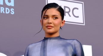 Kylie Jenner Snaps At Cosmetic Developer Who Blasted Her For Makeup Lab Photoshoot—”No One Is Putting Customers At Risk”