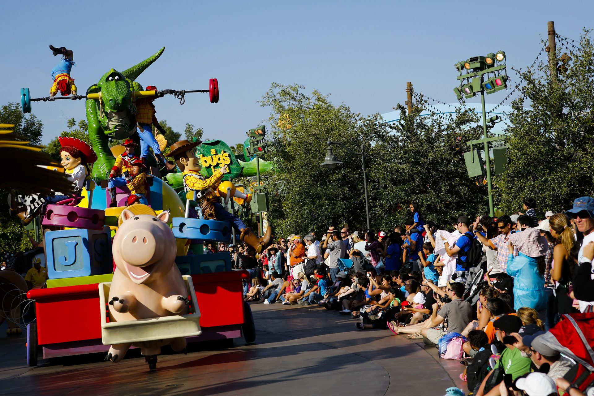 Viral Woody & Jessie Video At Disney Parade Sparks Comparisons To Sesame Street Characters