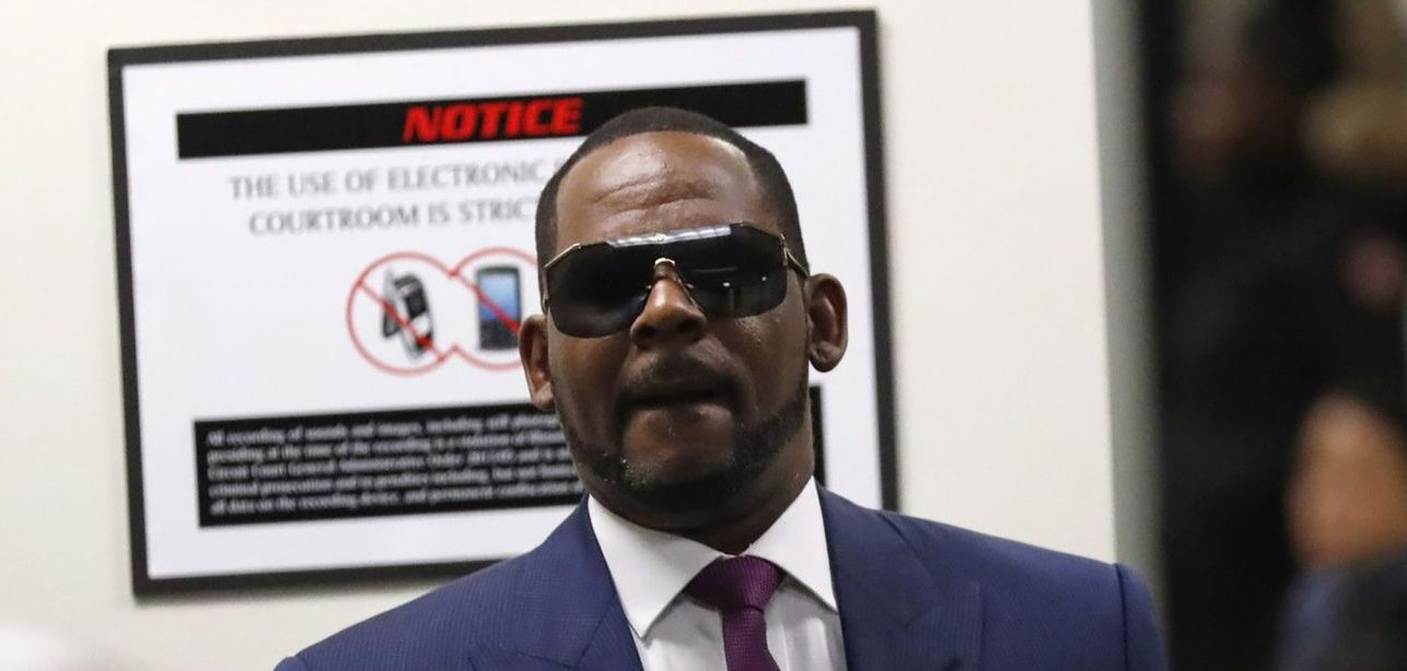 R. Kelly To Pay $300,000 In Restitution To Two Victims In Sex Crimes Case