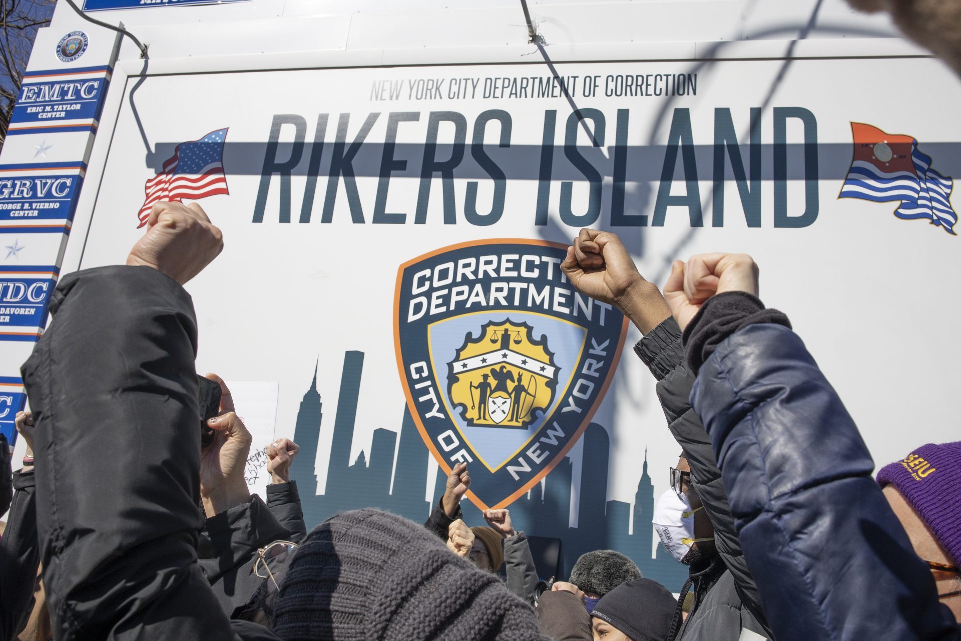 Rikers Inmate Riots Social Media Reacts To Photos of Vile Rikers Island Conditions
