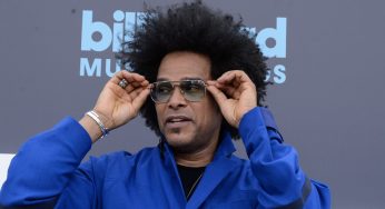 Maxwell Claps Back At People Clowning His Viral Dance: “Your Knees Ain’t Built Like That”