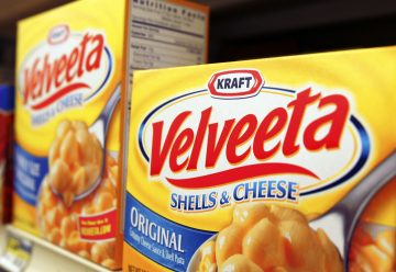 Woman Sues Kraft Heinz For Millions Over The Prep Time Of The Microwavable Velveeta Mac-And-Cheese Meals