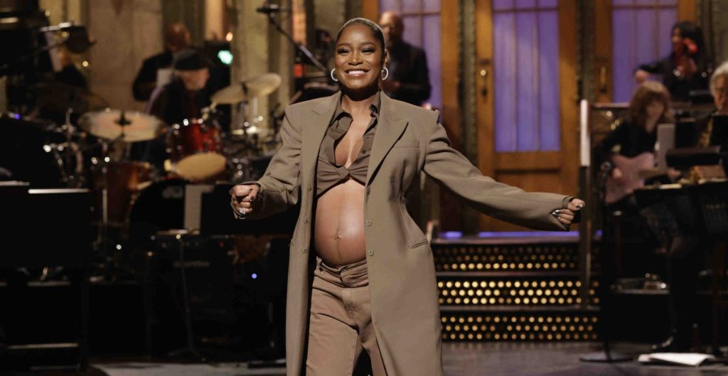 Online News Magazine Keke Palmer Flashes Her Baby Bump After Announcing Her Pregnancy On 'Saturday Night Live' (Reactions)