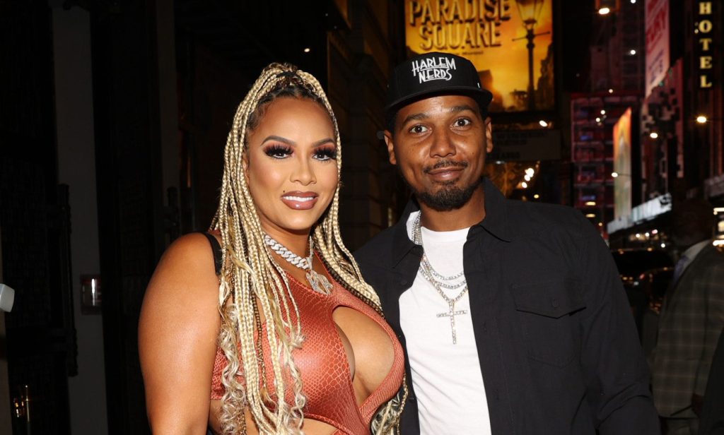 PHOTOS: Kimbella Announces Split From Juelz Santana With A Bare Cheeks Post: 'Next Chapter SINGLE'
