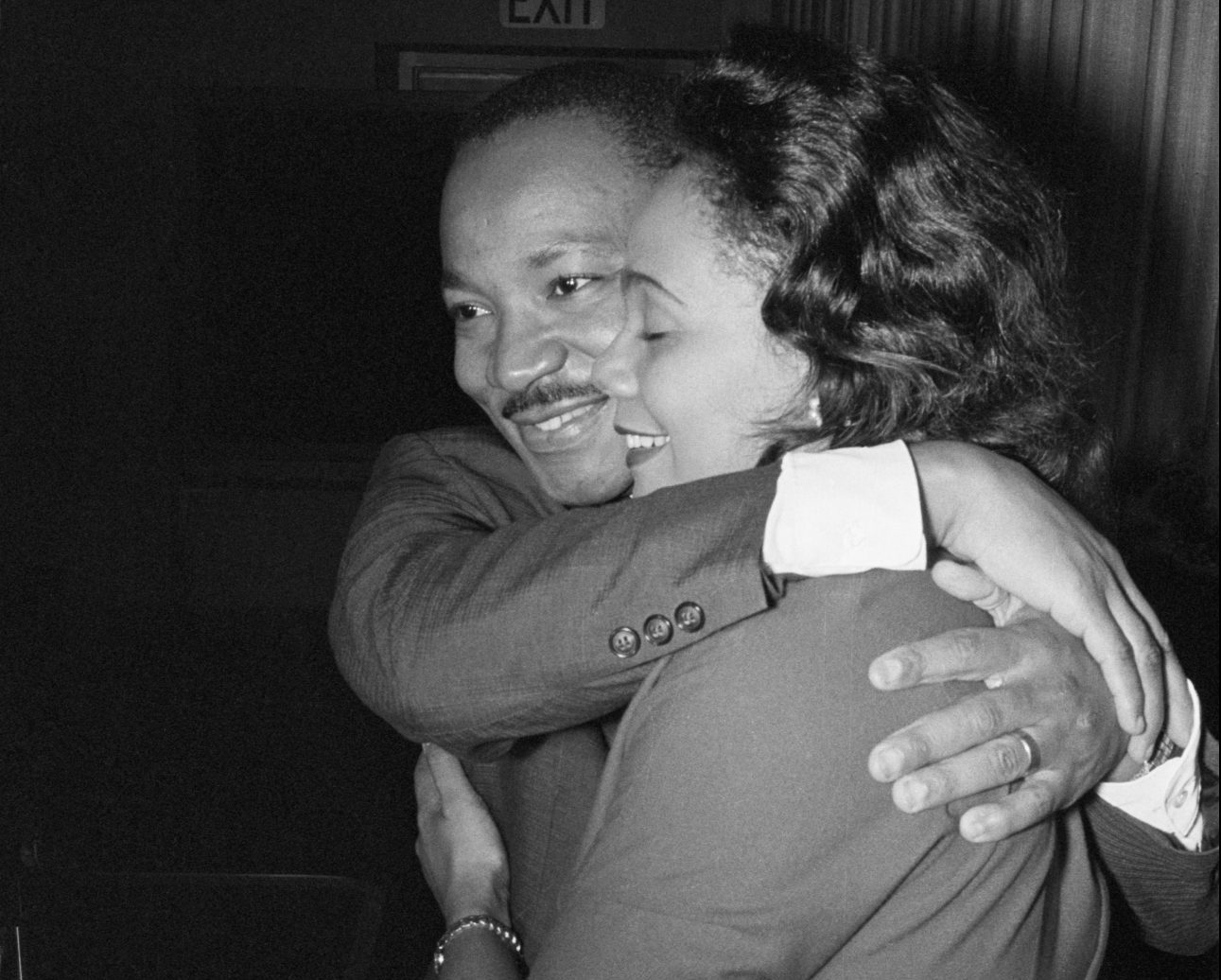 REACTIONS: MLK And Coretta Scott King's 'Embrace' Statue Draws Criticism From Her Cousin And People Online