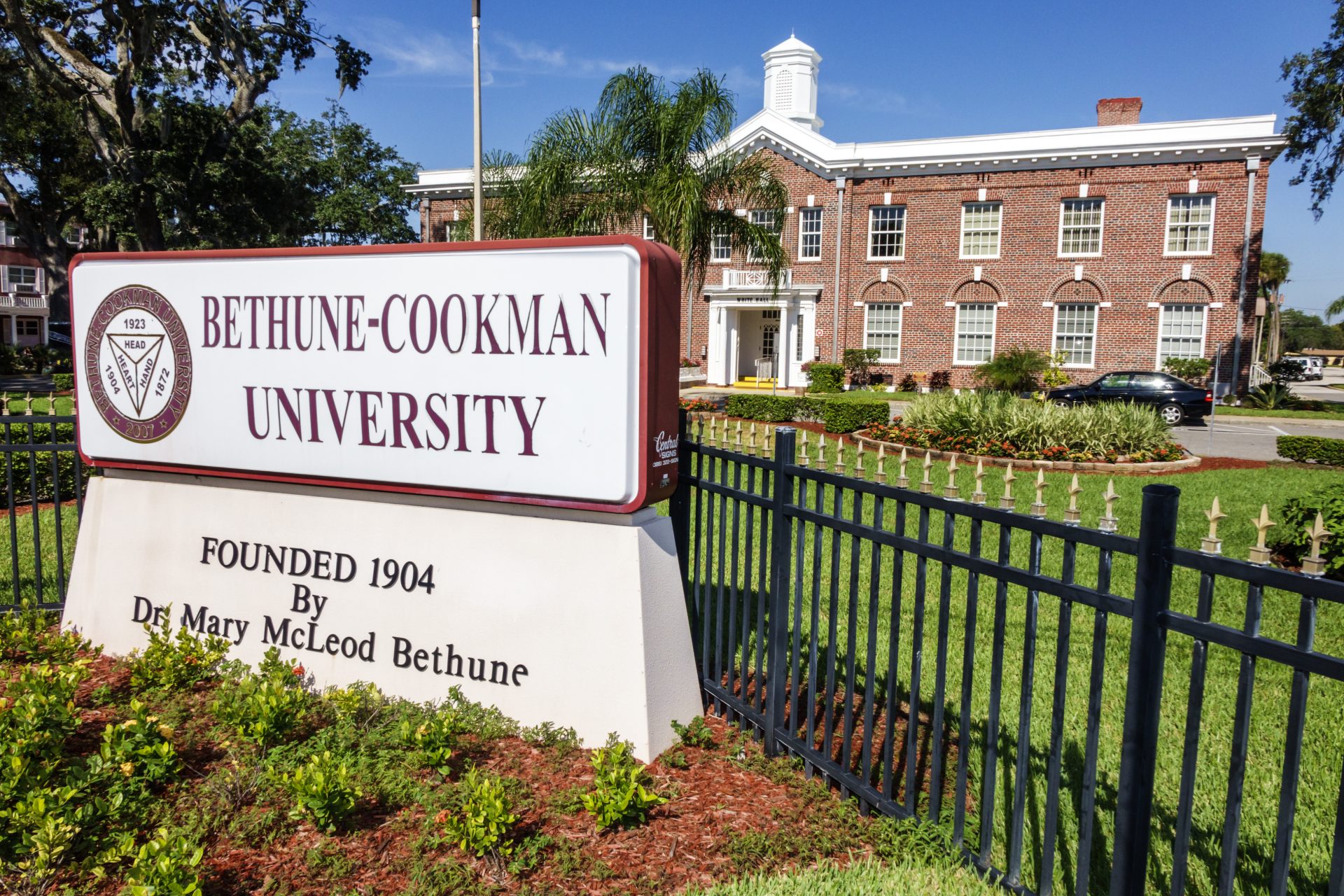 WATCH: Bethune-Cookman Interim President Reacts To Student Dorm Complaints:’That’s Mildew…Not Necessarily Mold’