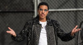 Lionel Richie Jokes That Sex With Him No Longer Lasts ‘All Night Long’