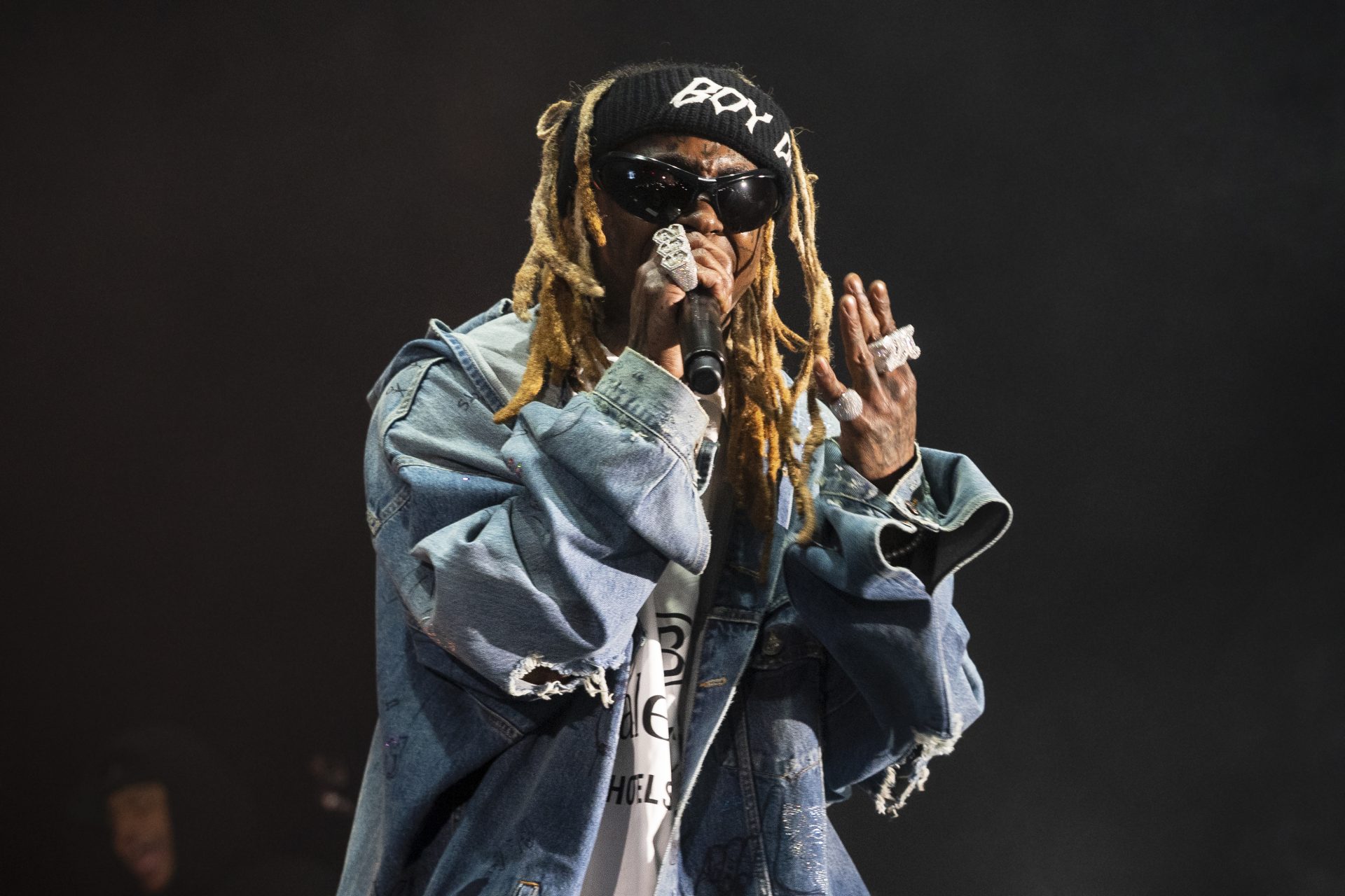 Lil Wayne parle des artistes qui peuvent le combattre sur la scène de Verzuz