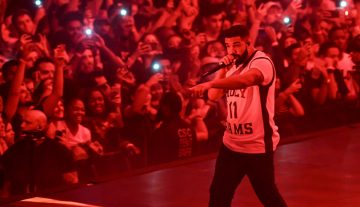 Bras Drake Owner L Cup Bra Stage Video