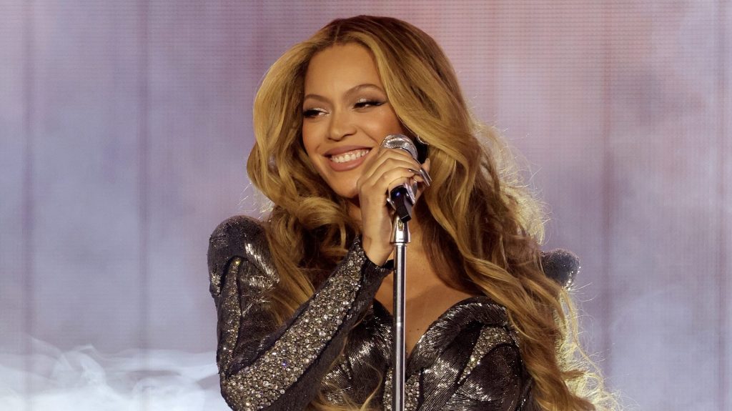 Beyoncé Steps Into Her Influencer BAG While Unboxing Her New Perfume 'CÉ NOIR' (Video)