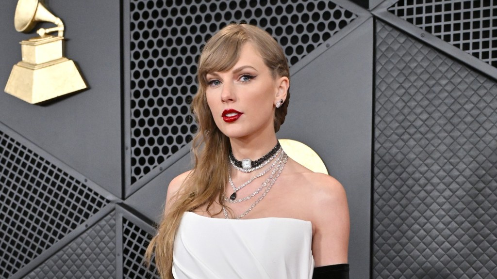 Taylor Swift Donates $100K To Family Of Woman Who Was Fatally Shot At Super Bowl Parade