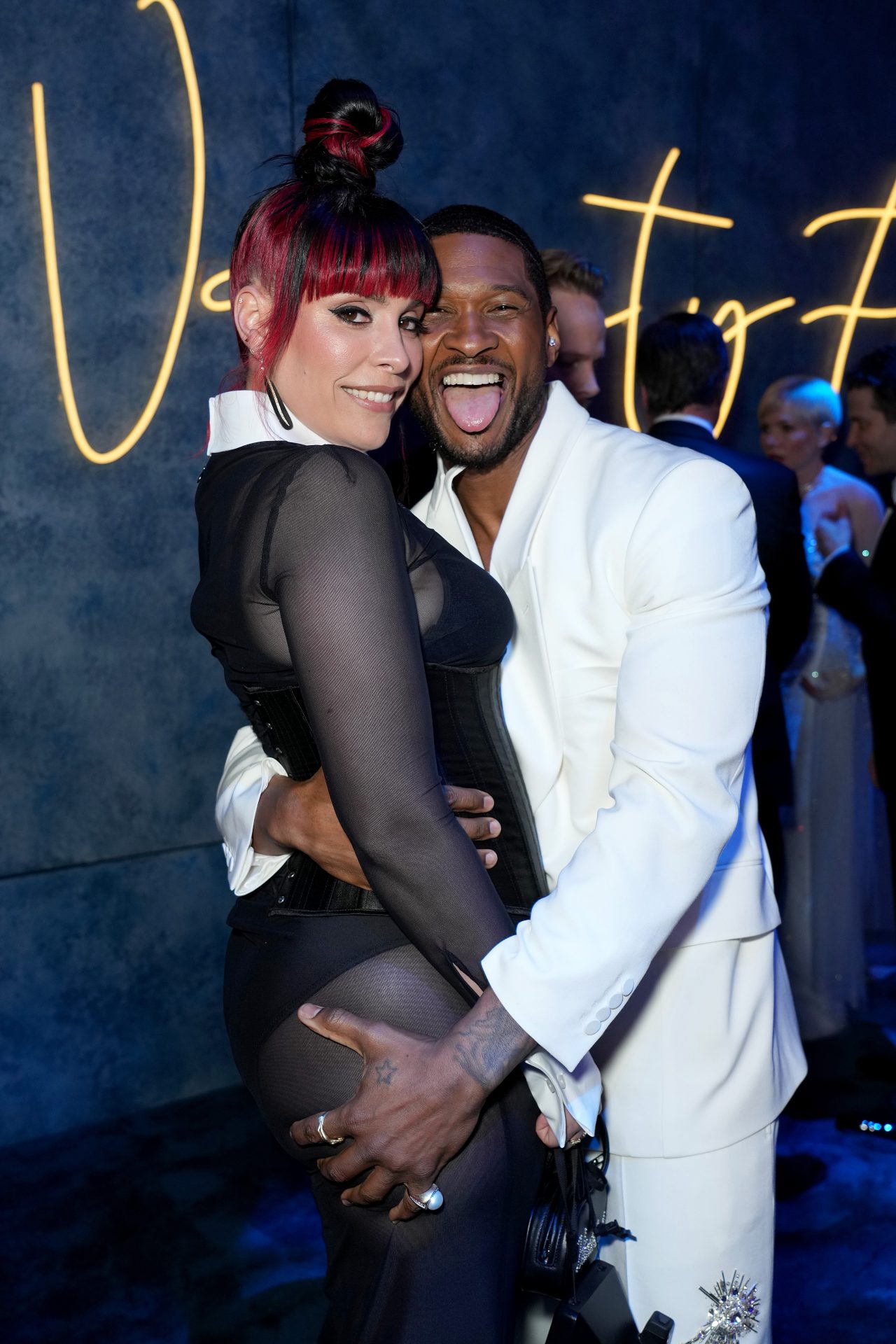 Usher Lights Up Vegas w/ Super Bowl Show Amid Marriage News6