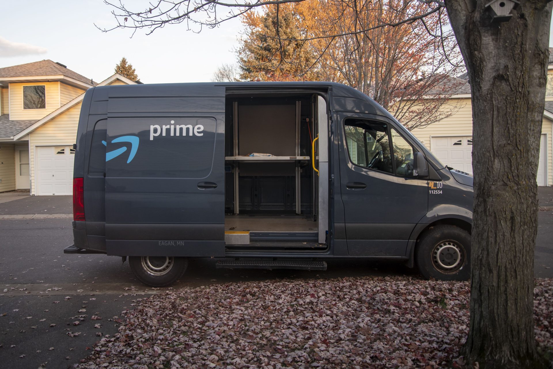 New Video Delivery Driver Reaction Train Split Amazon Truck Half 