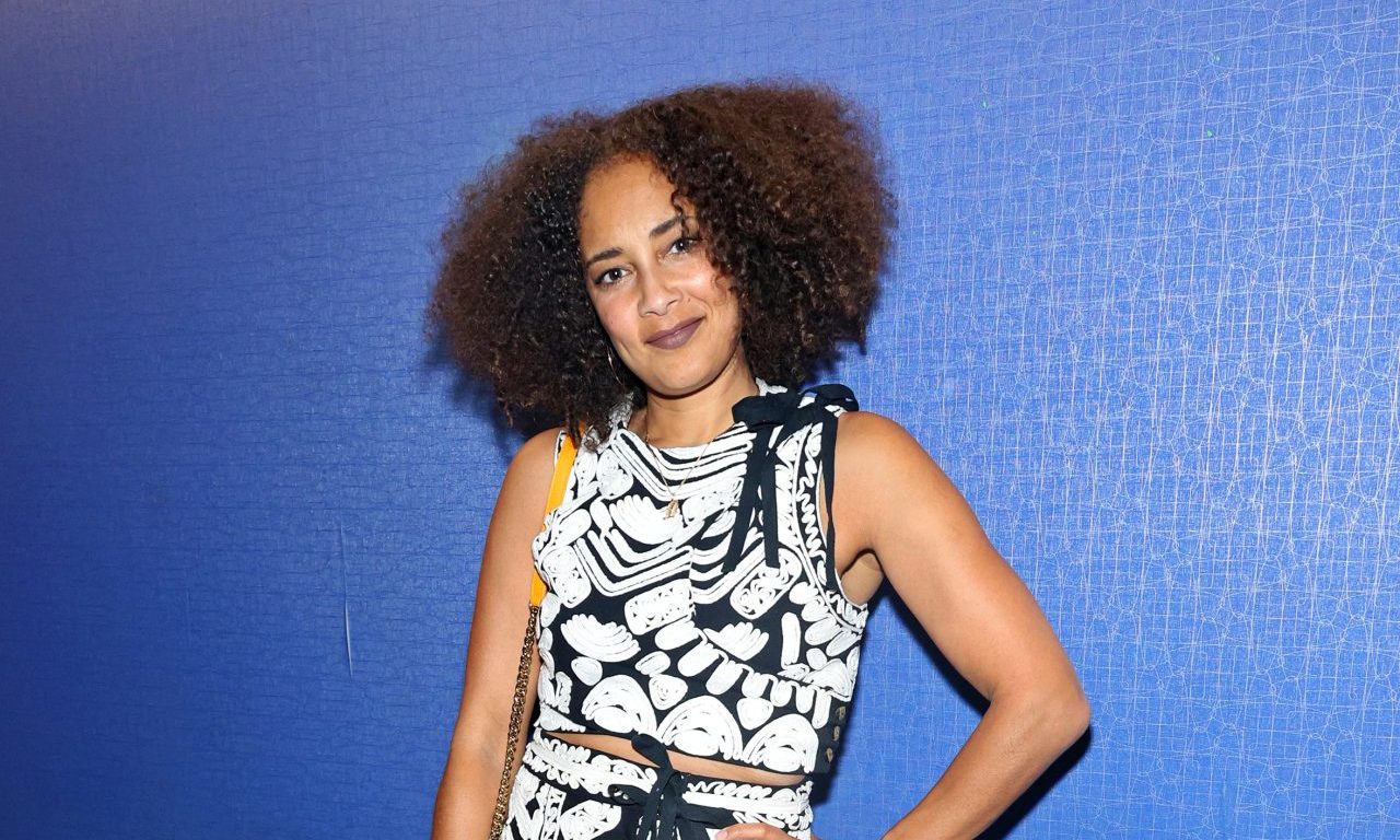 Essence Reacts After Amanda Seales Opens Up About Feeling Unrecognized In Black Hollywood Spaces (Video) thumbnail