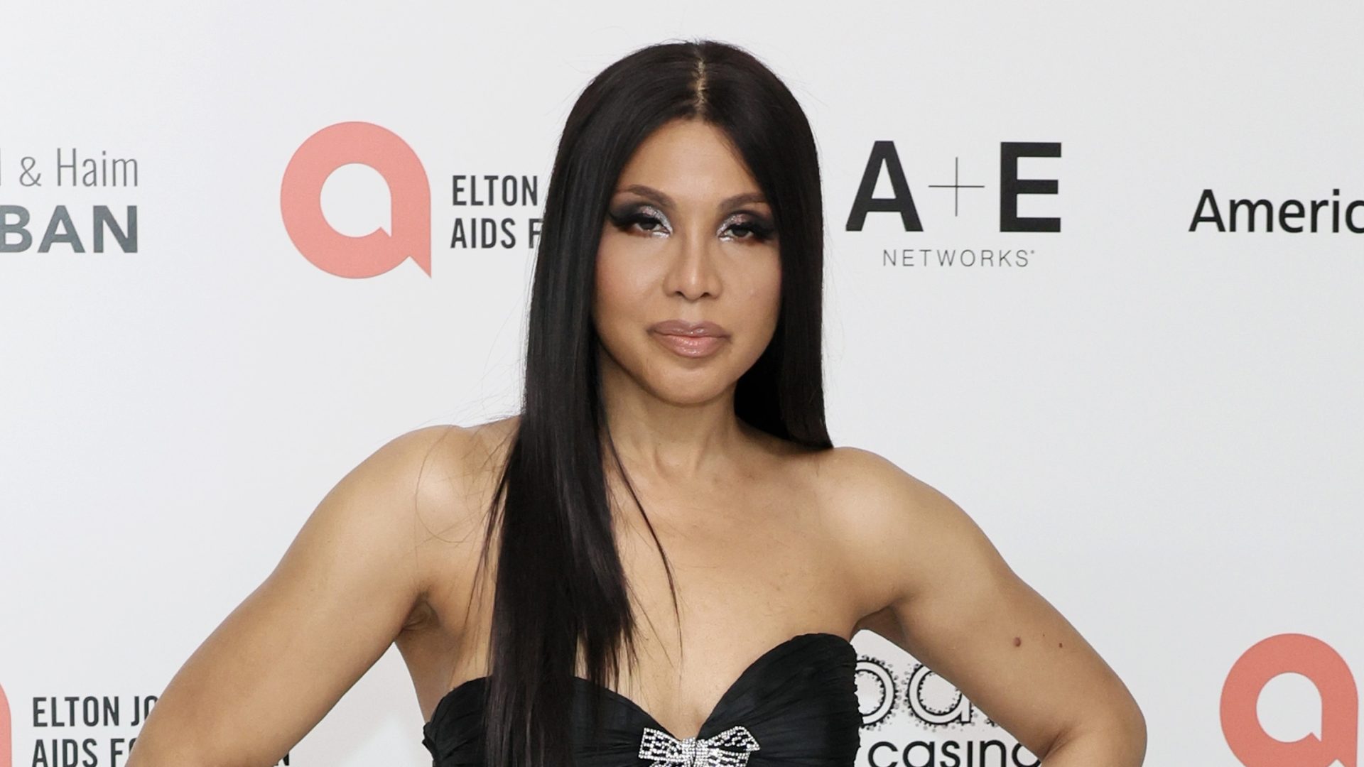 Toni Braxton Opens Up About Her Family’s Decision To Return To Reality TV Following Her Sister’s Passing thumbnail