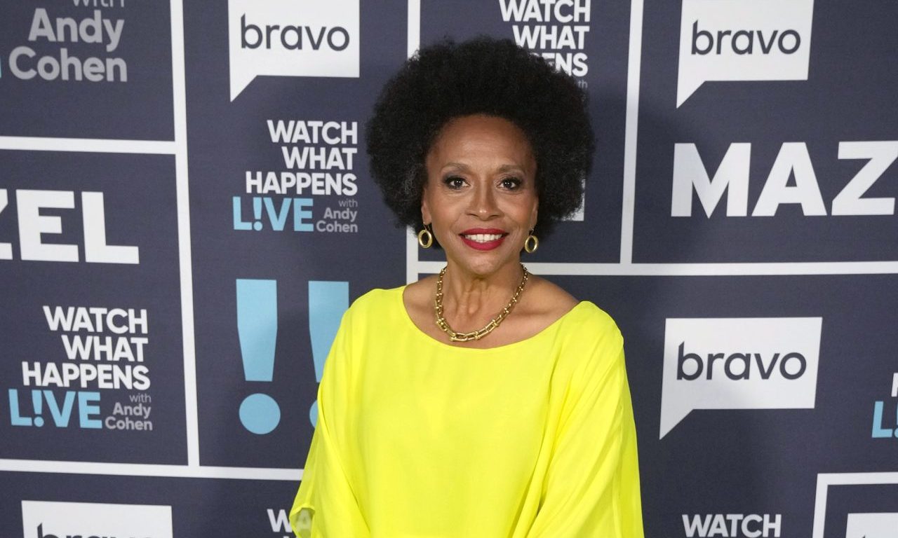 Jenifer Lewis Health Update Fall 10-Ft. Balcony Africa Vacation Video