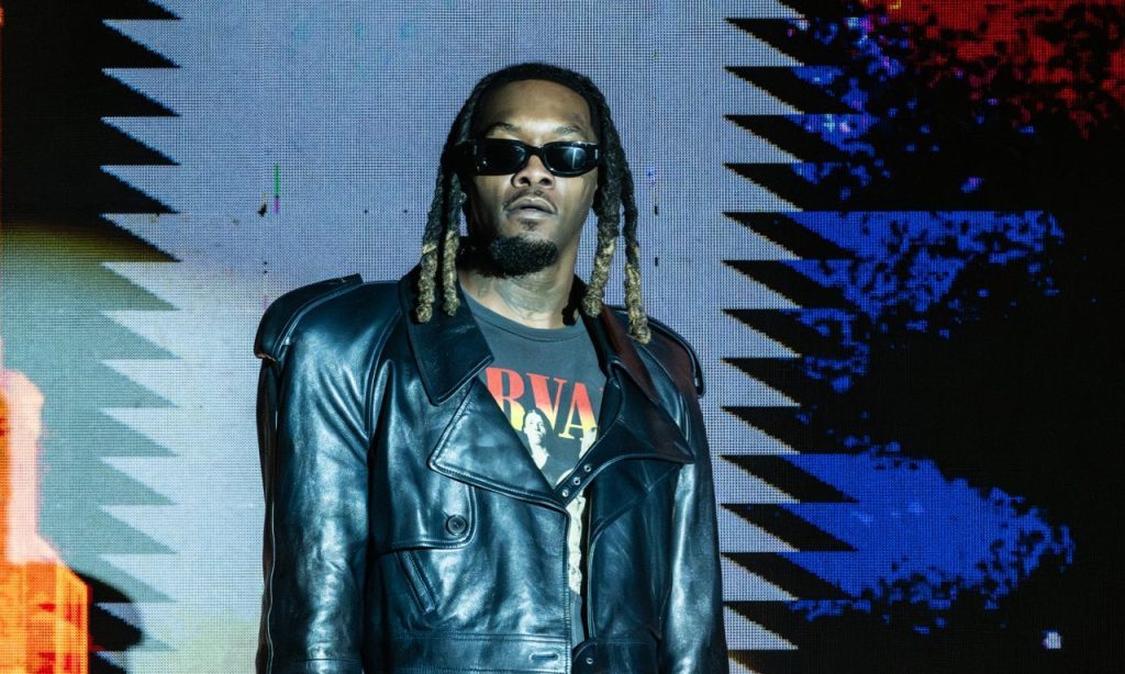 Watch Offset React To Bra Landing On His Face During A Show