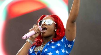 Mic On? Sexyy Red Goes Viral After Flexin’ Her Vocals At Rolling Loud California (Video)