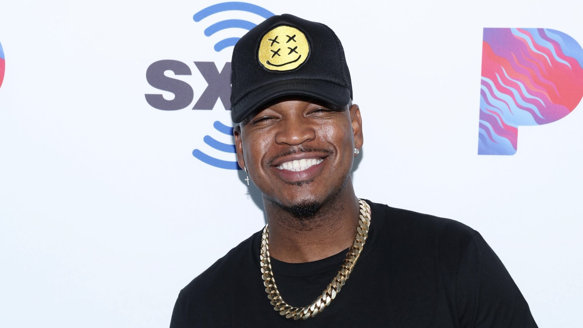 Whew! Social Media Reacts To Ne-Yo’s Recent Baecation With Two Of His Ladies In Jamaica (WATCH) thumbnail
