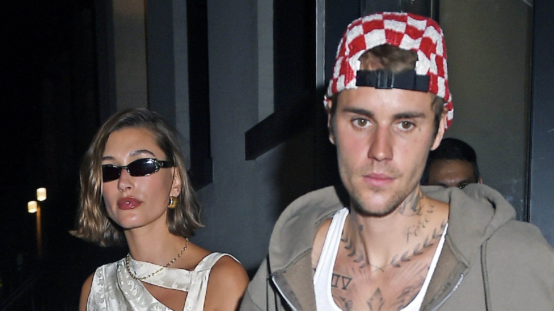 Justin Bieber Sparks Reactions From His Wife Hailey & Fans After Posting Concerning Photos Of Himself thumbnail