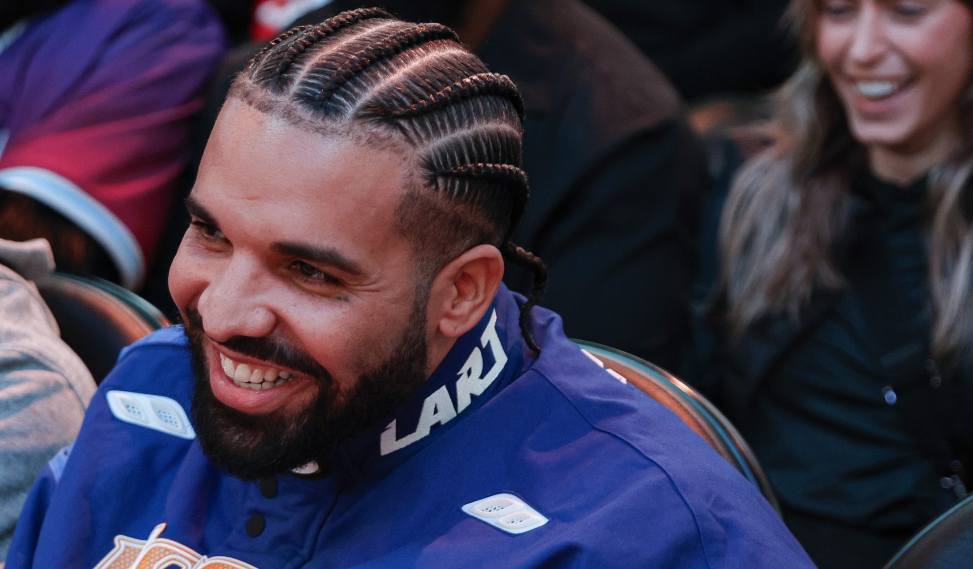 The Boy Speaks! Drake Performs With Nicki Minaj After Responding To Kendrick Lamar’s ‘Euphoria’ (WATCH)  thumbnail