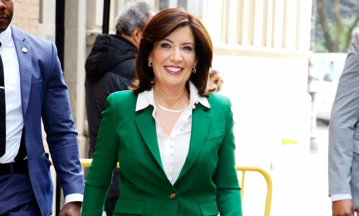 SMH! New York Governor Kathy Hochul Apologizes For Saying Black Kids In The Bronx Don’t Know What A Computer Is (VIDEO) thumbnail