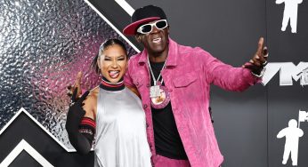 Flavor Flav Gifts Jordan Chiles Bronze Clock Chain At The VMAs After Stripped Olympic Title (VIDEO)