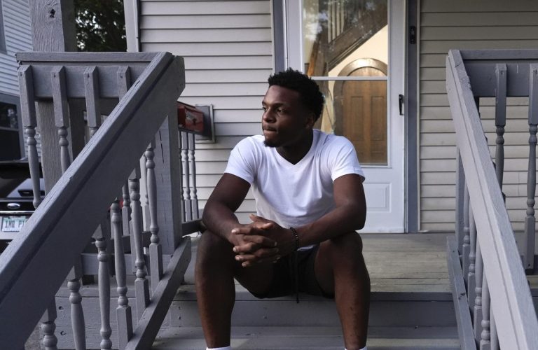 Armorion Smith Michigan State Football Player Raising Siblings Mother Cancer Passing