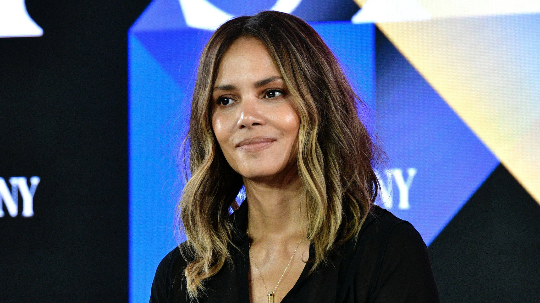 Halle Berry Reacts Critics Saying She "Can't Keep A Man" (Video)(00)