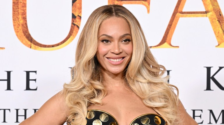 Okay! Social Media Weighs In After Madame Tussauds Orlando Unveils New Wax Figure Of Beyoncé (PHOTOS)