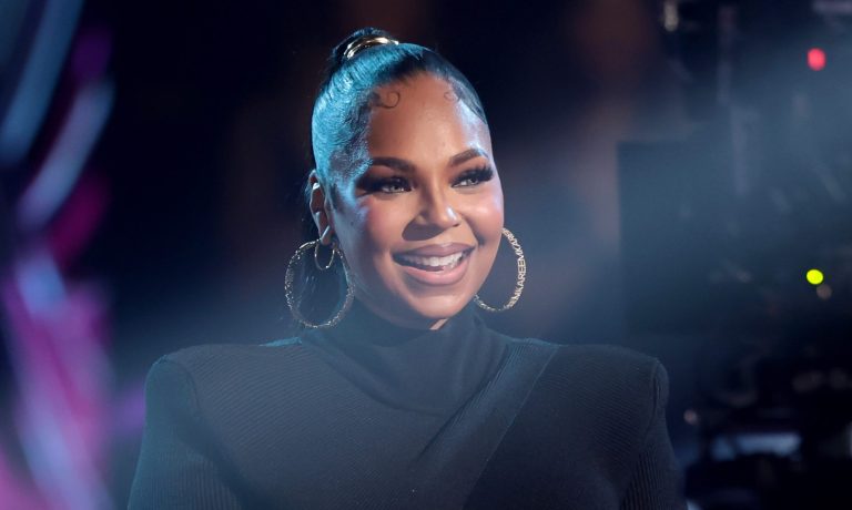 Ashanti Wows England Fans With Her Dance Moves On Tour Sean Paul Fat Joe Nelly.jpg