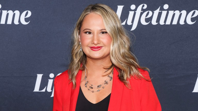 Okay! Gypsy Rose Turns Heads After Showing Off Her New Look In Family Photo With Infant Daughter