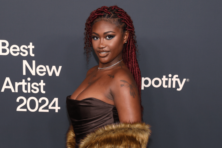 Mood! The Internet Is Shook Over Kaliii’s Curves & Face Card Combo In New Thirst Trap